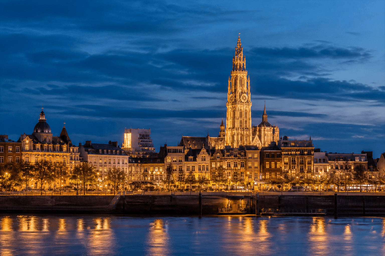 PLACEHOLDER: Cathedral of Our Lady und Schelde bei Abend — Escort Antwerpen (Austauschbild)