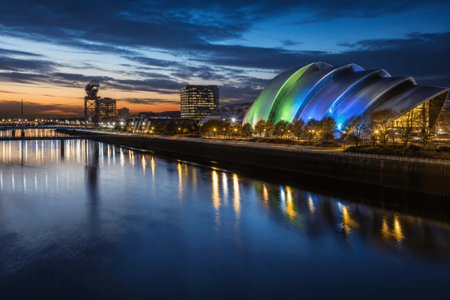 PLACEHOLDER: Clyde Waterfront und SEC bei Abendstimmung — Escort Glasgow (Austauschbild)