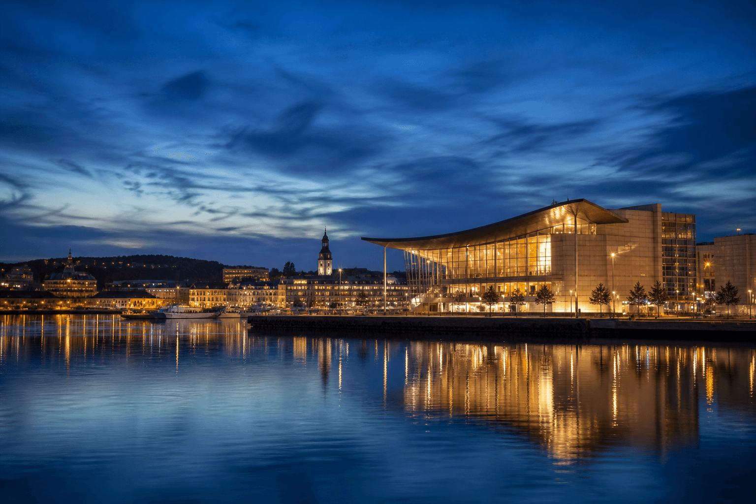 PLACEHOLDER: Hafen und Opera bei Abendstimmung — Escort Göteborg (Austauschbild)
