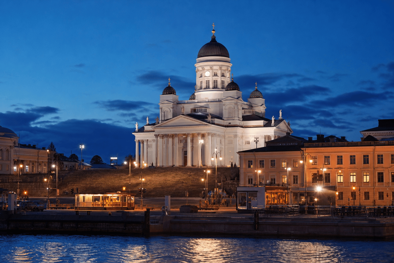 PLACEHOLDER: Helsinki Cathedral und Hafen bei Abend — Escort Helsinki (Austauschbild)